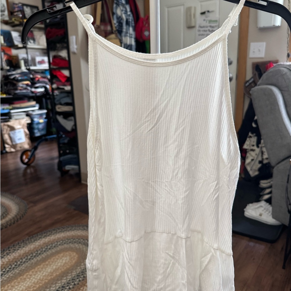 American Eagle Outfitters White Crop Top